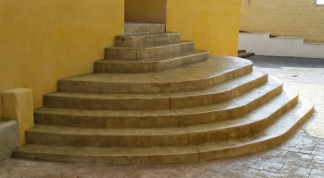 Escaleras de entrada principal – Materiales de construcción para la